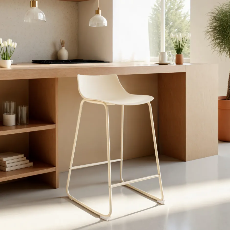 Sale Drawer LAMER Lot de 4 chaises de bar en plastique et métal H66cm